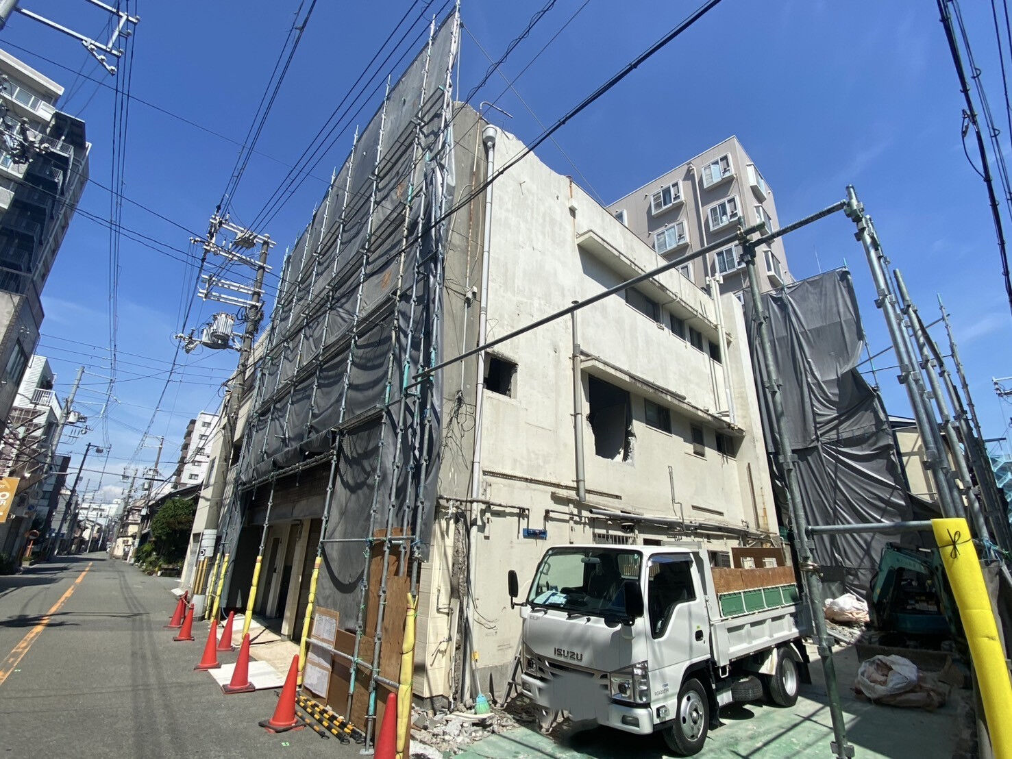 解体が必要なくらい古い不動産の買取なら大阪の不動産買取会社の