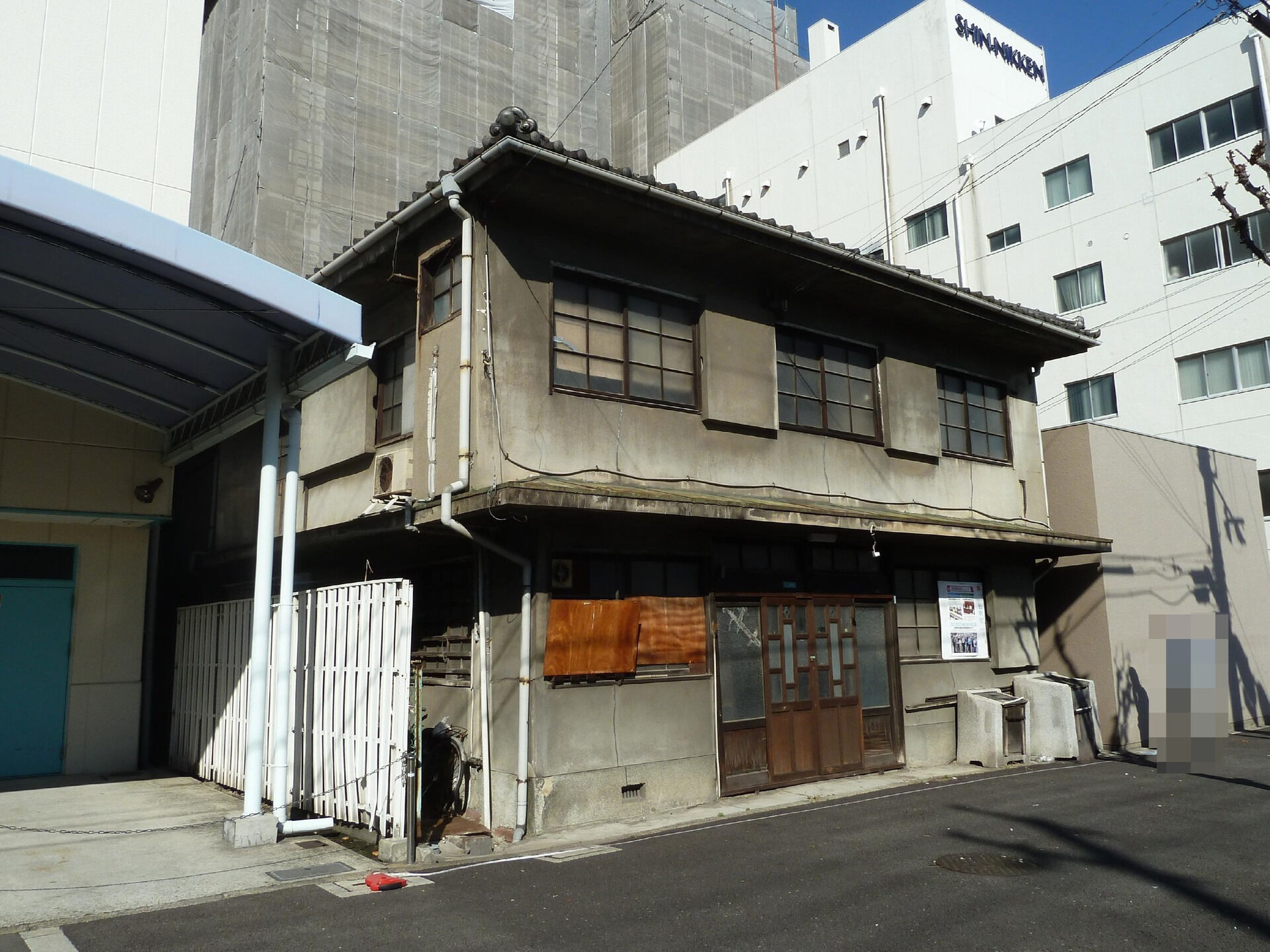 解体が必要なくらい古い不動産の買取なら大阪の不動産買取会社の
